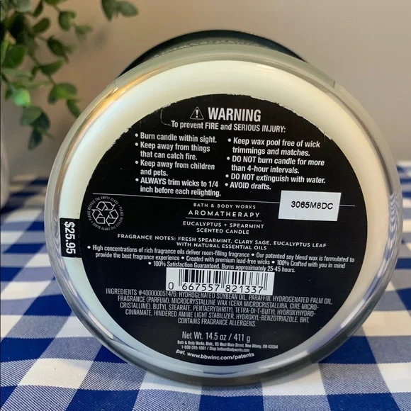 Bath and Body Works Aromatherapy Stress Relief Eucalyptus Spearmint Candle - Picture 2 of 3
